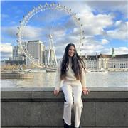 Profesora con gran empatía especializada en asignaturas de Ciencias